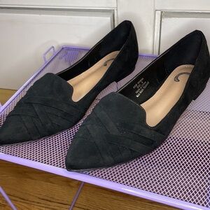 Black Pointy-Toed Flats